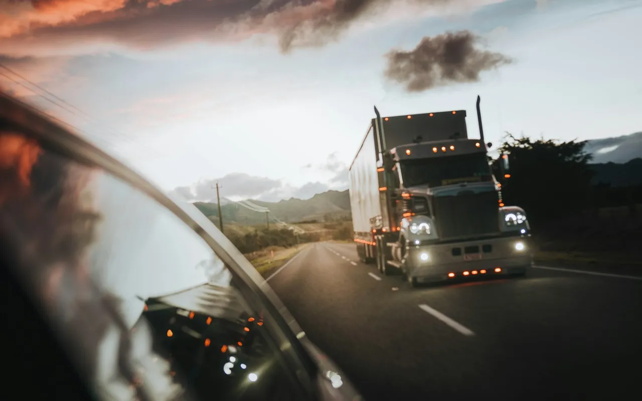 A freight site that answers two different questions